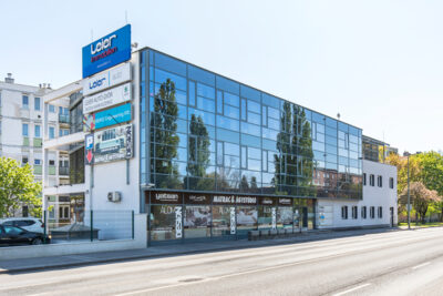 M66  Irodaház